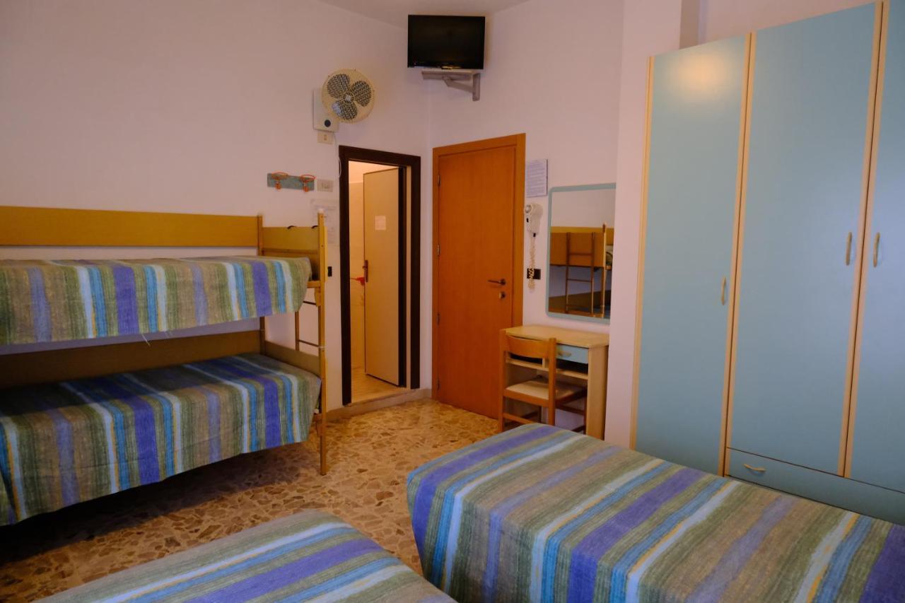 Hotel Chiara Rimini Eksteriør bilde