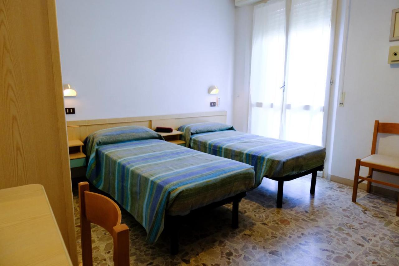 Hotel Chiara Rimini Eksteriør bilde